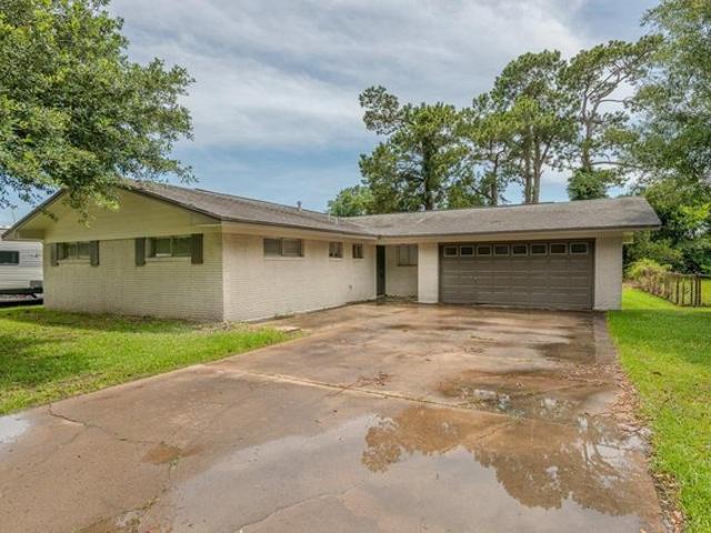 House for sale in Bridge City, Texas
