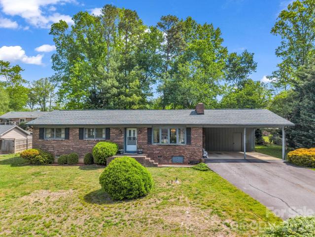 House for sale in Hendersonville, North Carolina