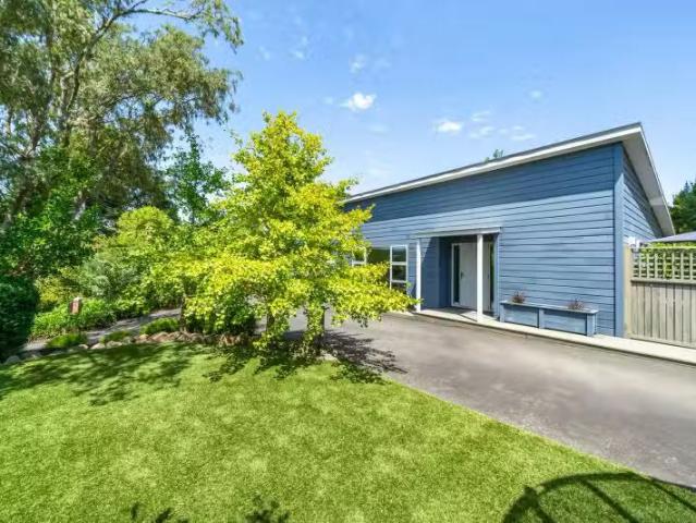 House for sale in Days Bay, Wellington