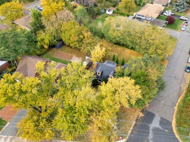 House for sale in Ancaster, Ontario