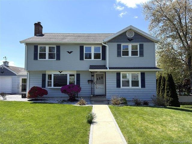 House for sale in Hawthorne, New York