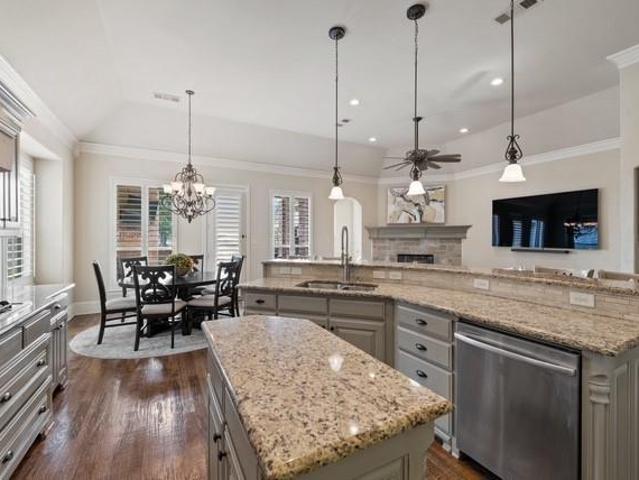 House for sale in Silver Lake, Keller