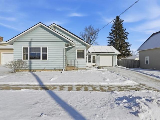 House for sale in Linn, Iowa