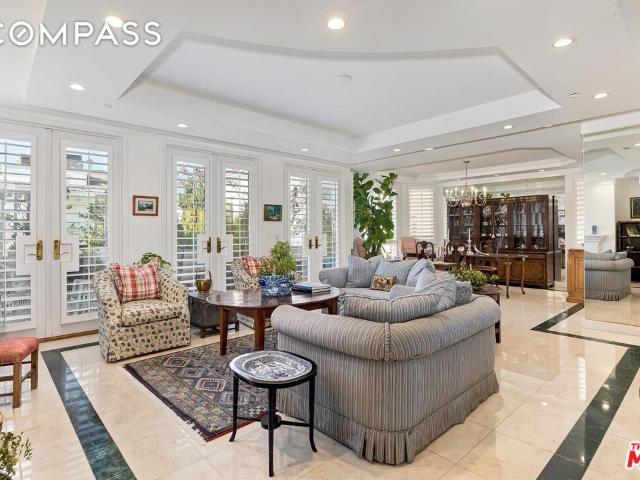 Condo for sale in Beverly Hills, Los Angeles County