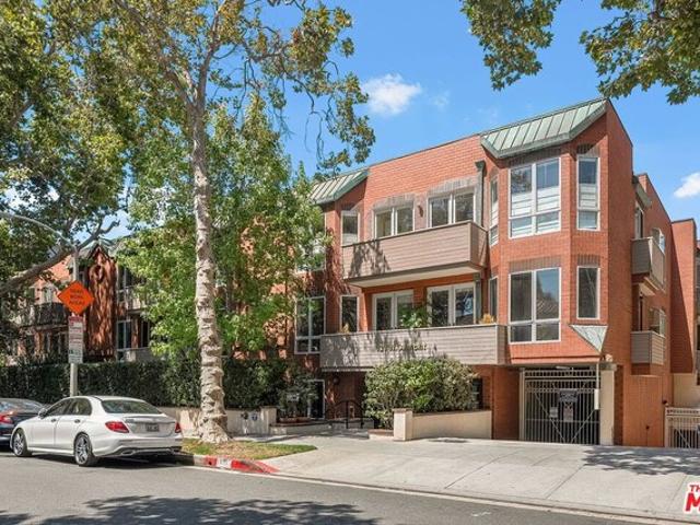 Condo for sale in Beverly Hills, California