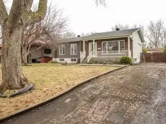 House for sale in Roussillon, Quebec