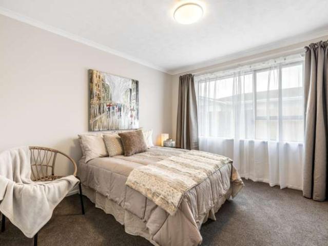 House for sale in Chaslands, Canterbury