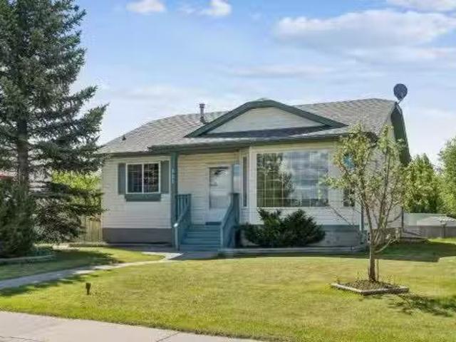House for sale in Alberta