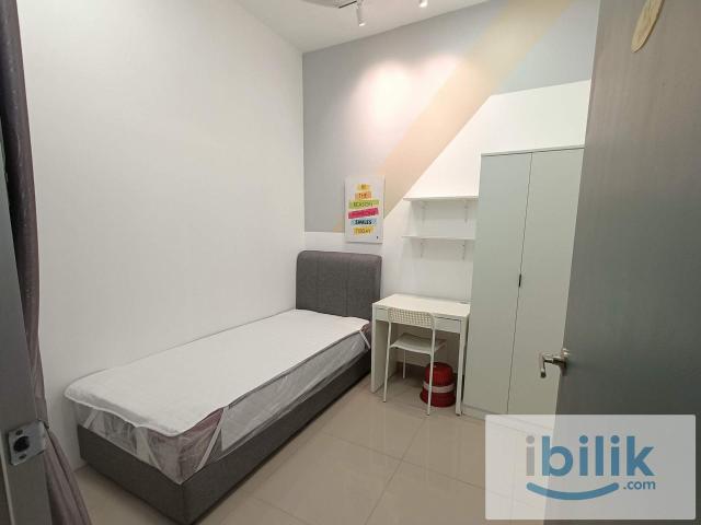 Room for rent in PJU 6, Petaling Jaya