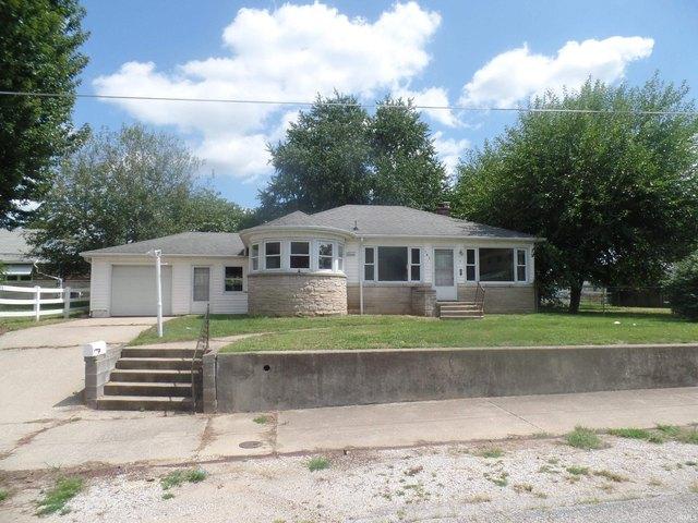 House for sale in Bloomfield, Indiana