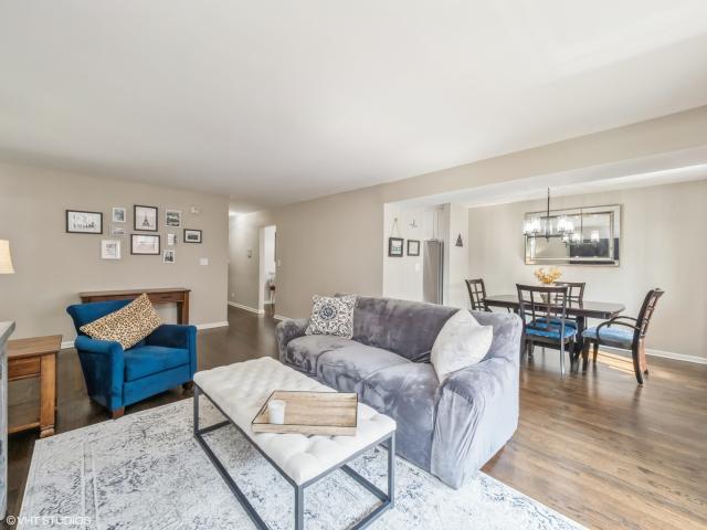 Condo for sale in Arlington Heights