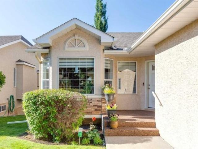 House for sale in Signal Hill, Calgary