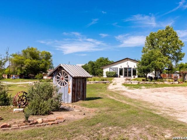 House for sale in Cypress Park, Comfort