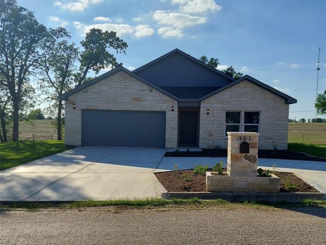 House for sale in Milam, Texas
