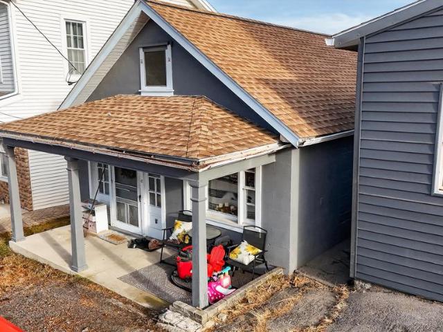 House for sale in Dalmatia, Pennsylvania