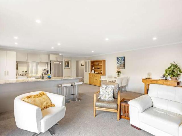 House for sale in Otakou