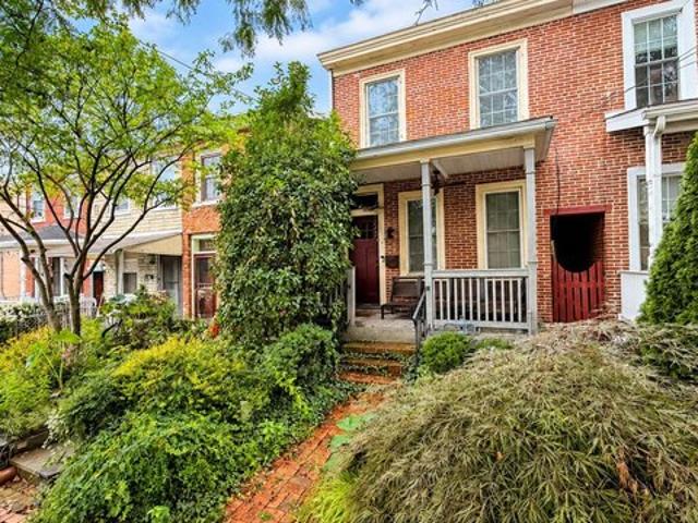 Townhouse for sale in Waverly Apartments, West Chester