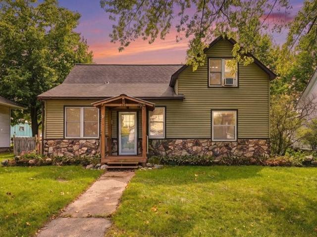 House for sale in Elmwood, Wisconsin