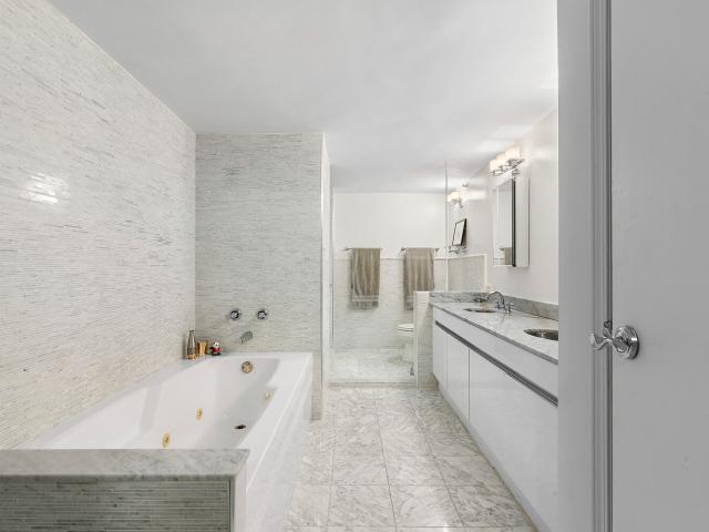 Duplex for sale in Arverne, New York
