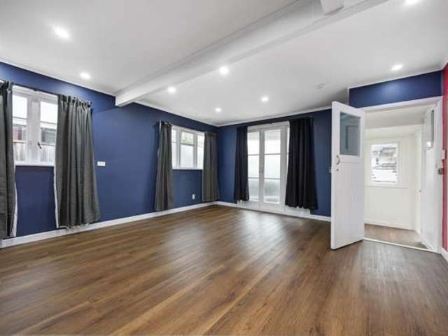 House for sale in Oratia