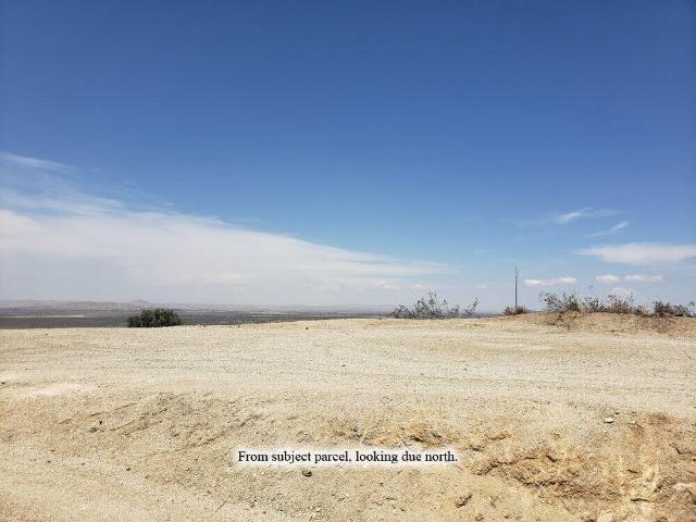 Land for sale in Pearblossom, California