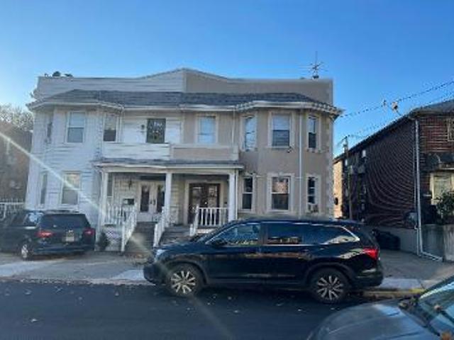 House for sale in Queens, Arverne