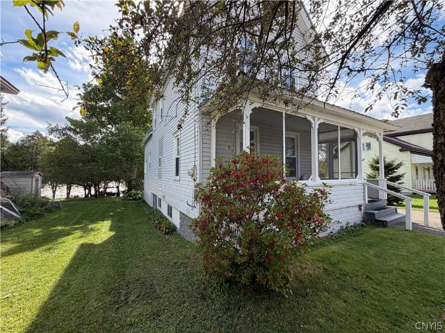 House for sale in Oneida, New York