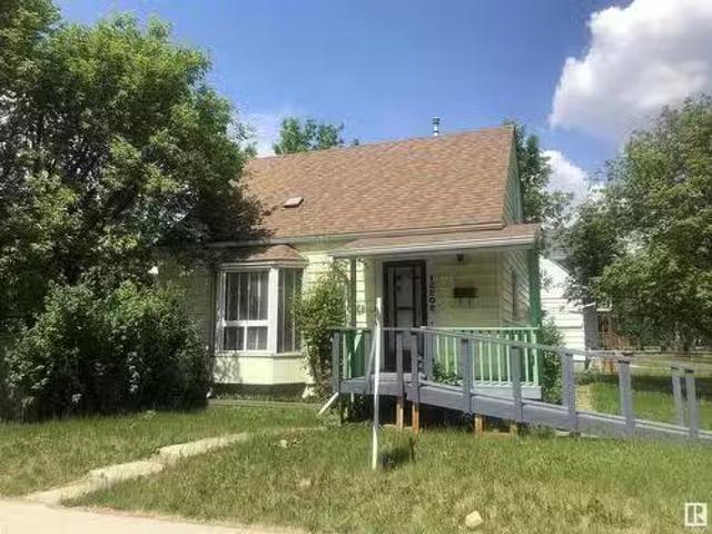House for sale in Wedgewood, Alberta