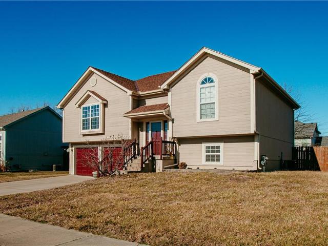 House for sale in Peculiar, Missouri
