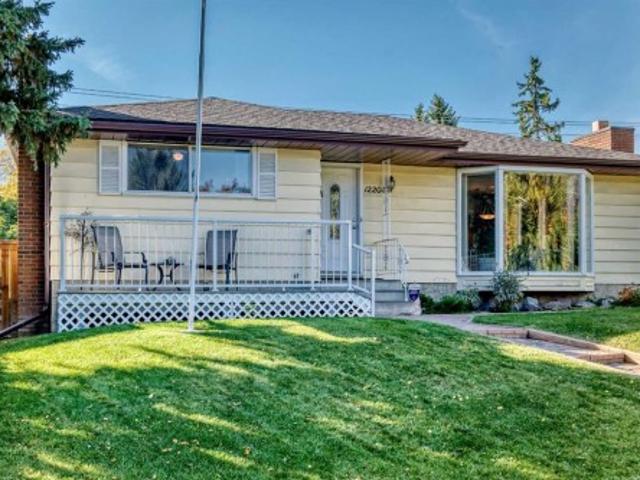 House for sale in Canyon Meadows, Calgary