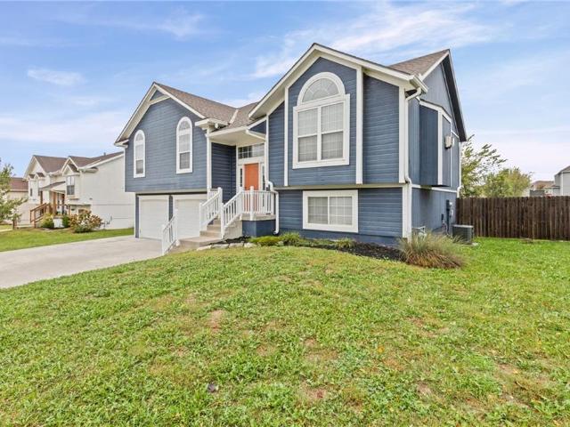 House for sale in Twin Oaks, Peculiar