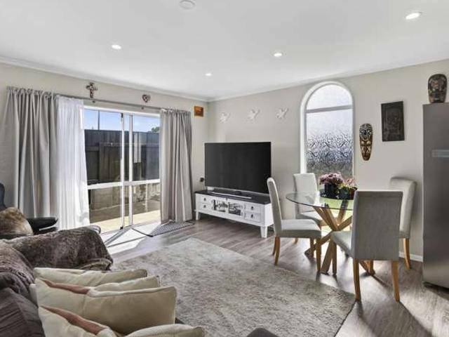 Apartment for sale in Hillsborough, Taranaki
