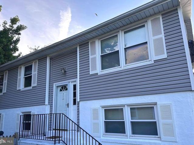 House for sale in Shady Side, Maryland