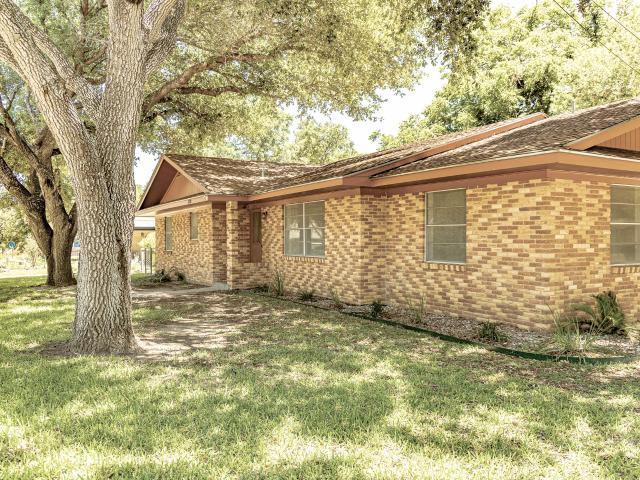 House for sale in Shiner, Texas