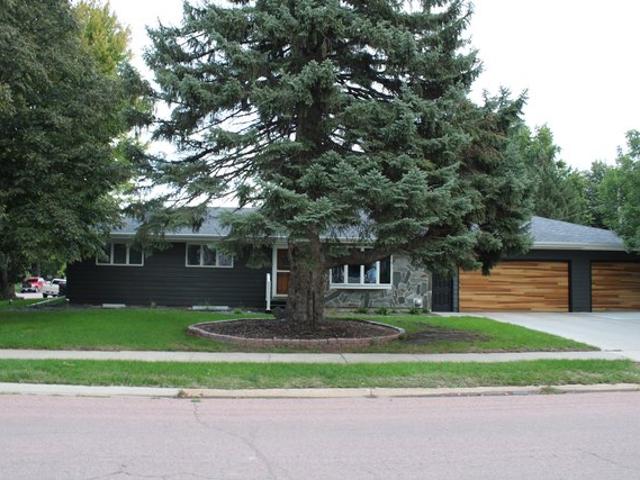 House for sale in Mitchell, Davison County