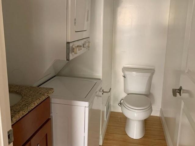 Apartment for rent in Canoga Park, California