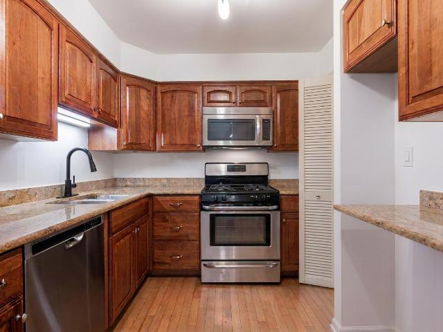 Condo for sale in Highland Park, Lake County