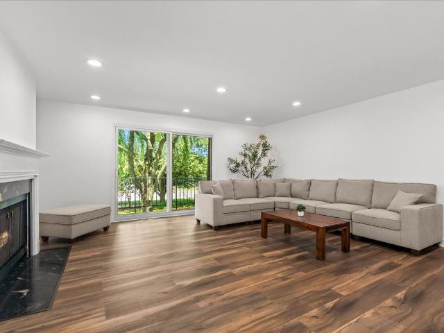 Condo for sale in Highland Park