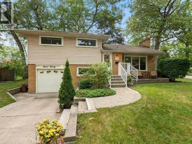 House for sale in Brights Grove, Ontario