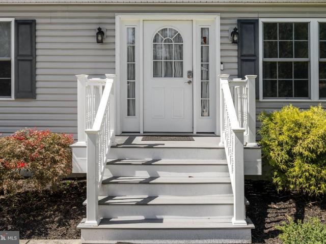 House for sale in Lakeview Apartments, Gloucester Township