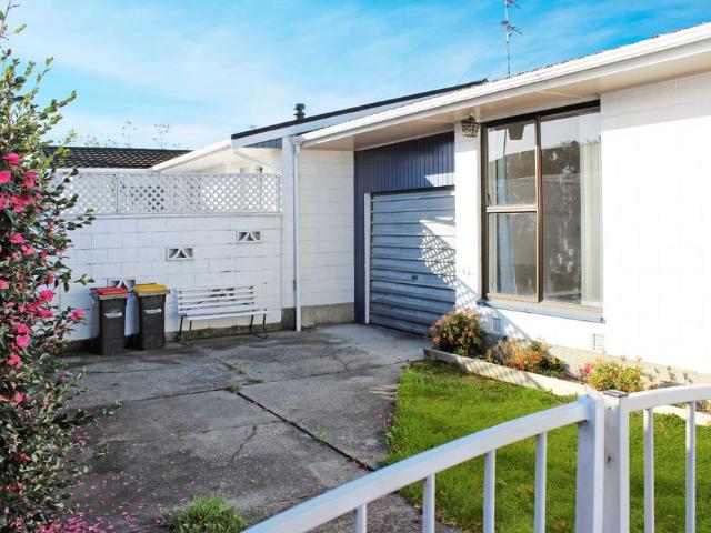 House for rent in Chaslands, Canterbury