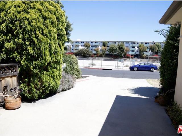 Property for rent in Canoga Park, California