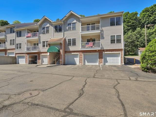 Condo for sale in Trumbull, Connecticut