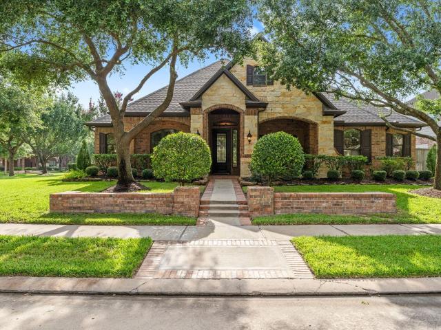 House for sale in Cypress