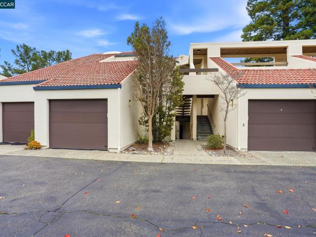 Condo for sale in Walnut Creek, California