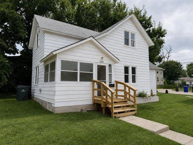 House for sale in Linn, Iowa