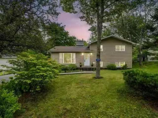 House for sale in Beaver Bank, Nova Scotia