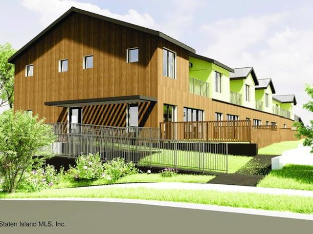 Townhouse for sale in Arverne, New York