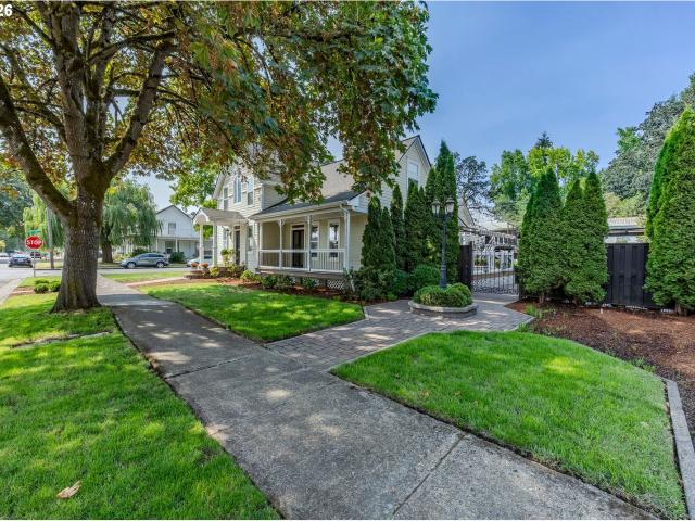 House for sale in Junction City, Lane County