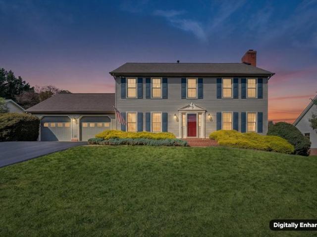 House for sale in King, Salem